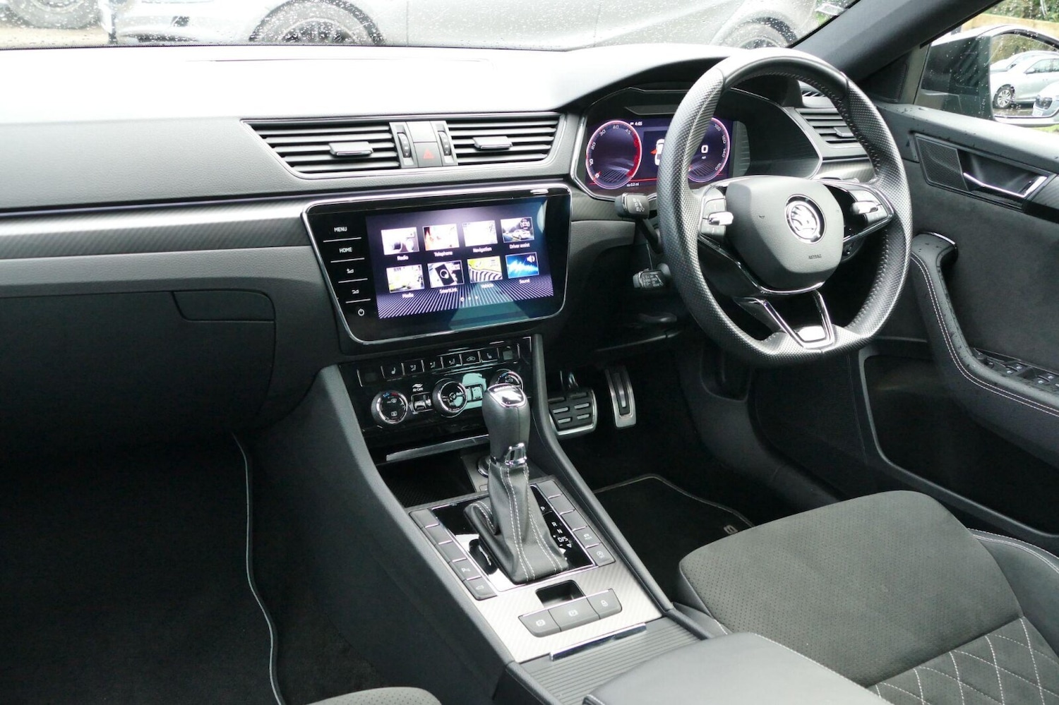 Used Skoda Superb 2023 for sale - 77576201: Photo 2