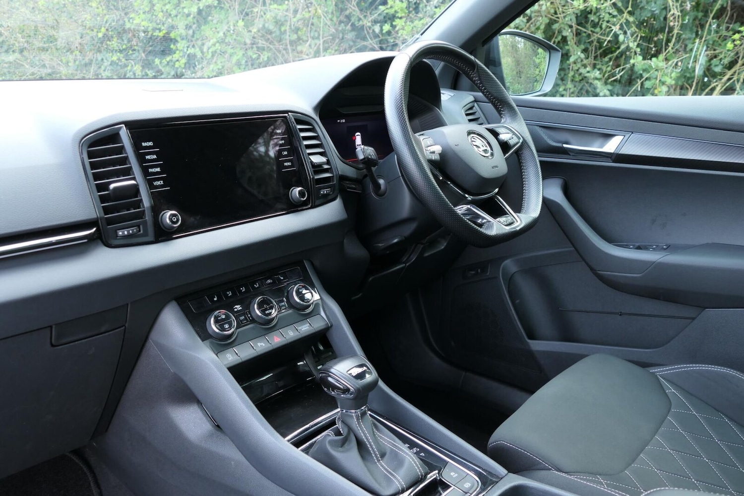 Used Skoda Karoq 2023 for sale - 78108191: Photo 2