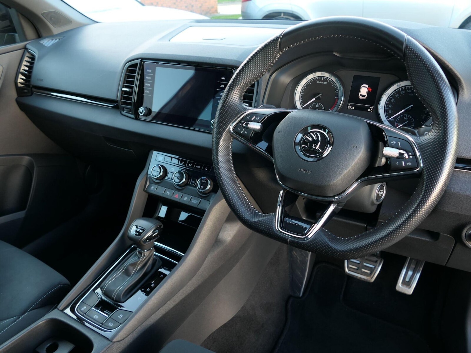 Used Skoda Karoq 2022 for sale - 76674172: Photo 2