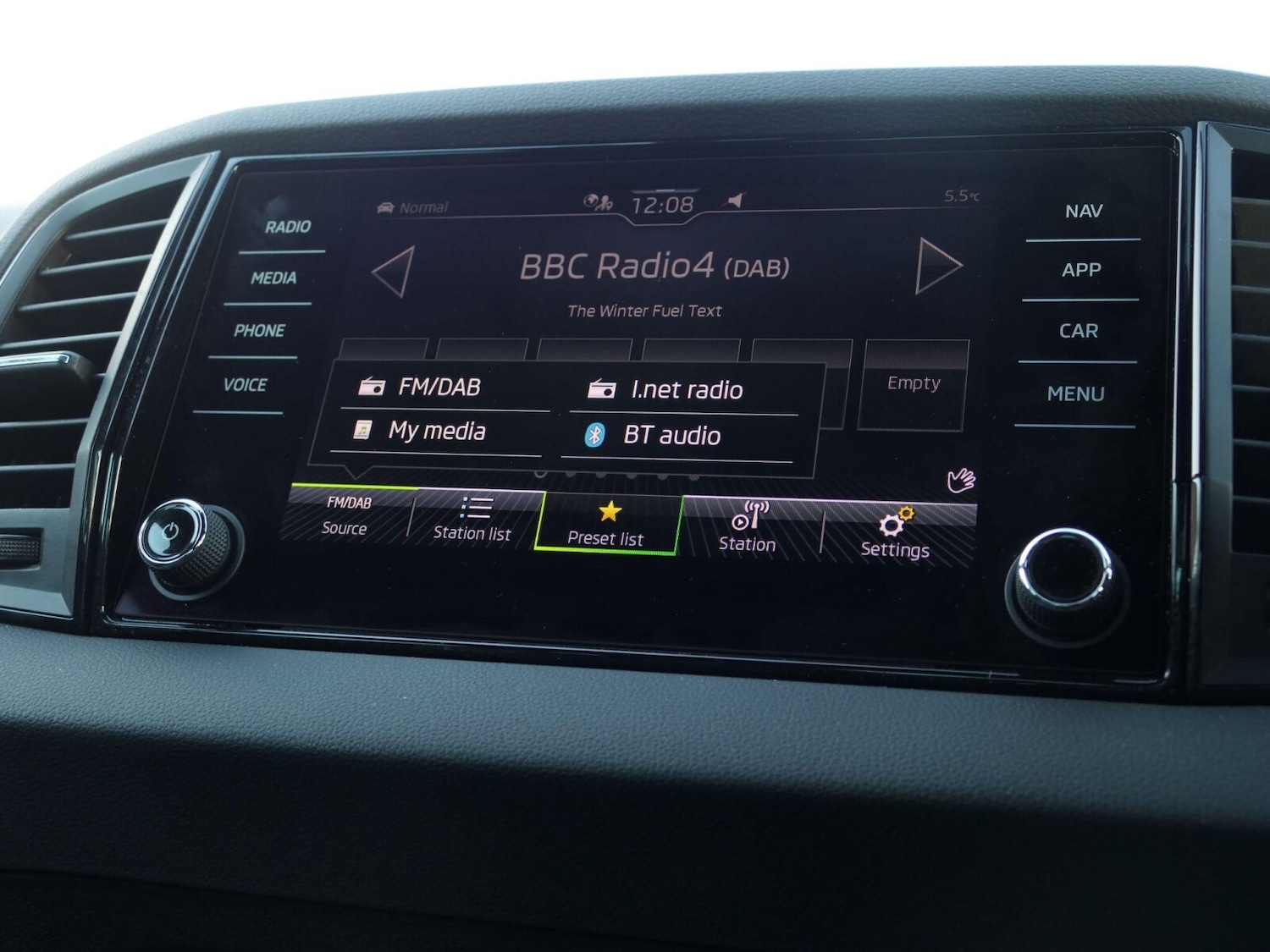 Used Skoda Karoq 2022 for sale - 76674172: Photo 24