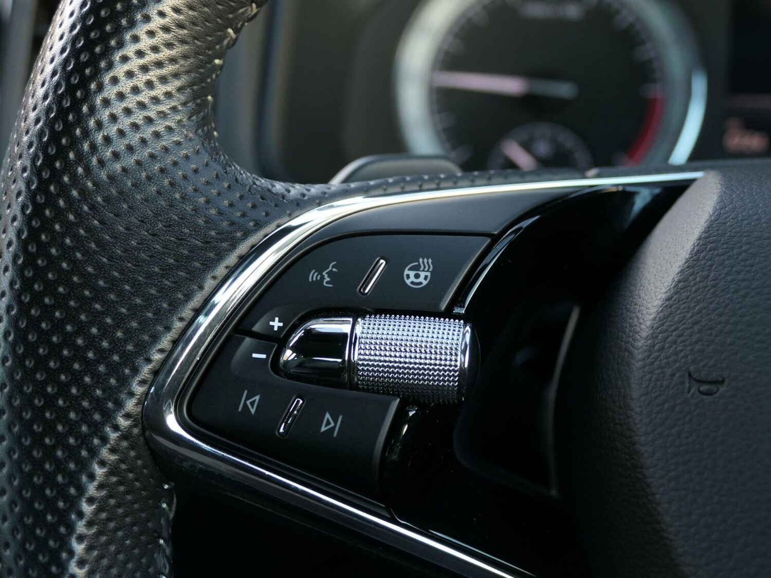 Used Skoda Karoq 2022 for sale - 76674172: Photo 9