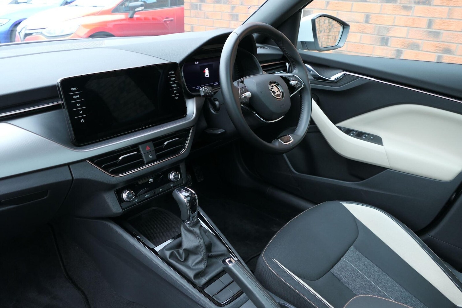 Used Skoda Kamiq 2022 for sale - 77498299: Photo 2