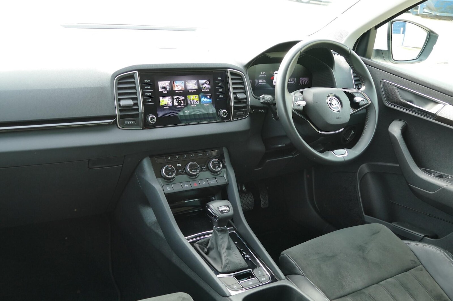 Used Skoda Karoq 2024 for sale - 78217902: Photo 2