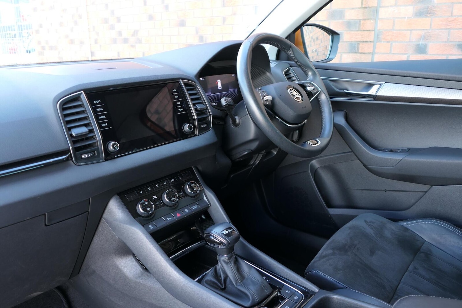 Used Skoda Karoq 2023 for sale - 78118052: Photo 2