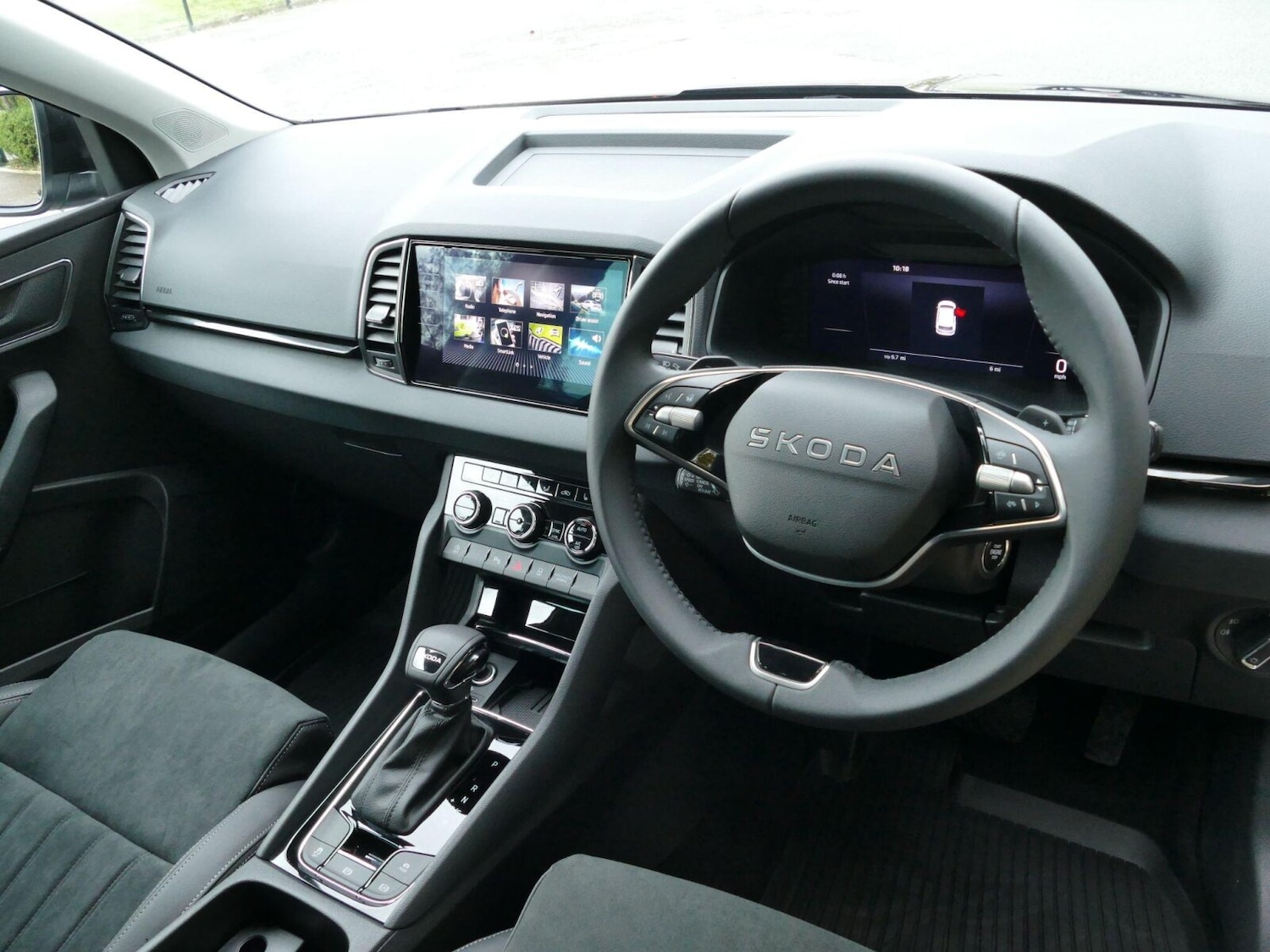 Used Skoda Karoq 2025 for sale - 76679691: Photo 2