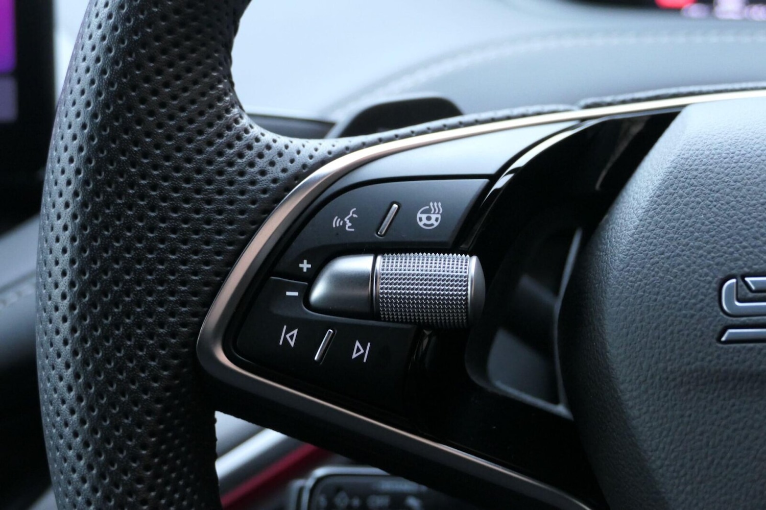 Used Skoda Enyaq 2025 for sale - 77532799: Photo 12