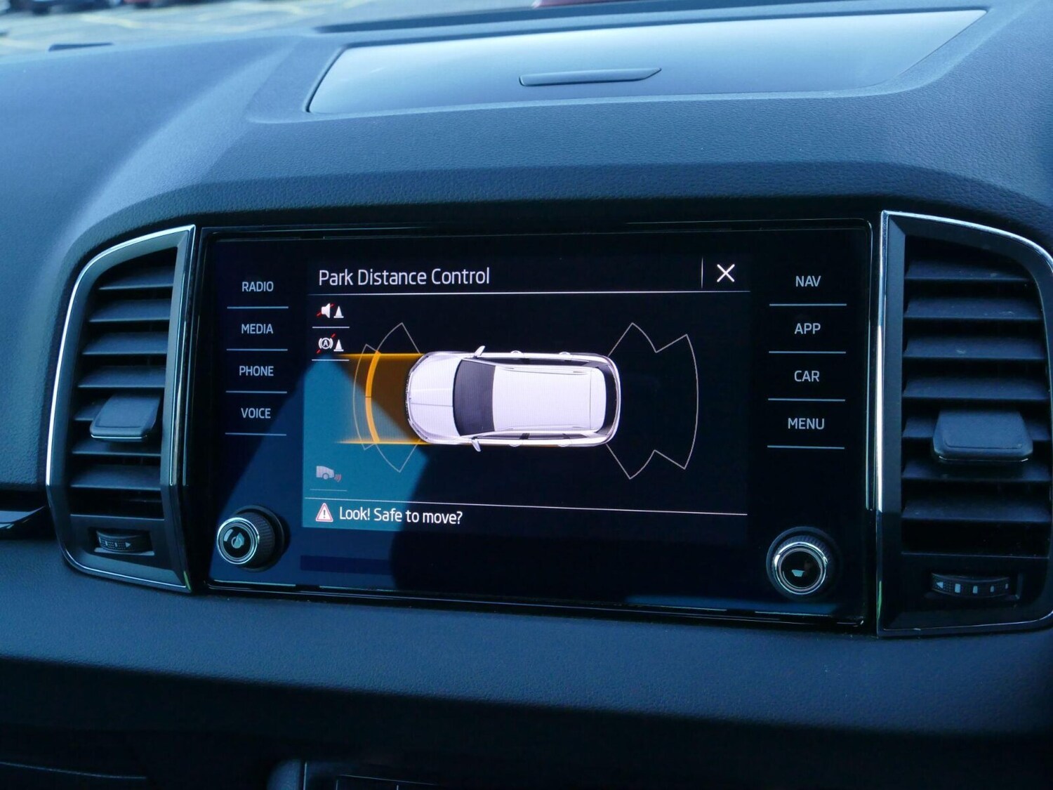 Used Skoda Karoq 2024 for sale - 76647755: Photo 23