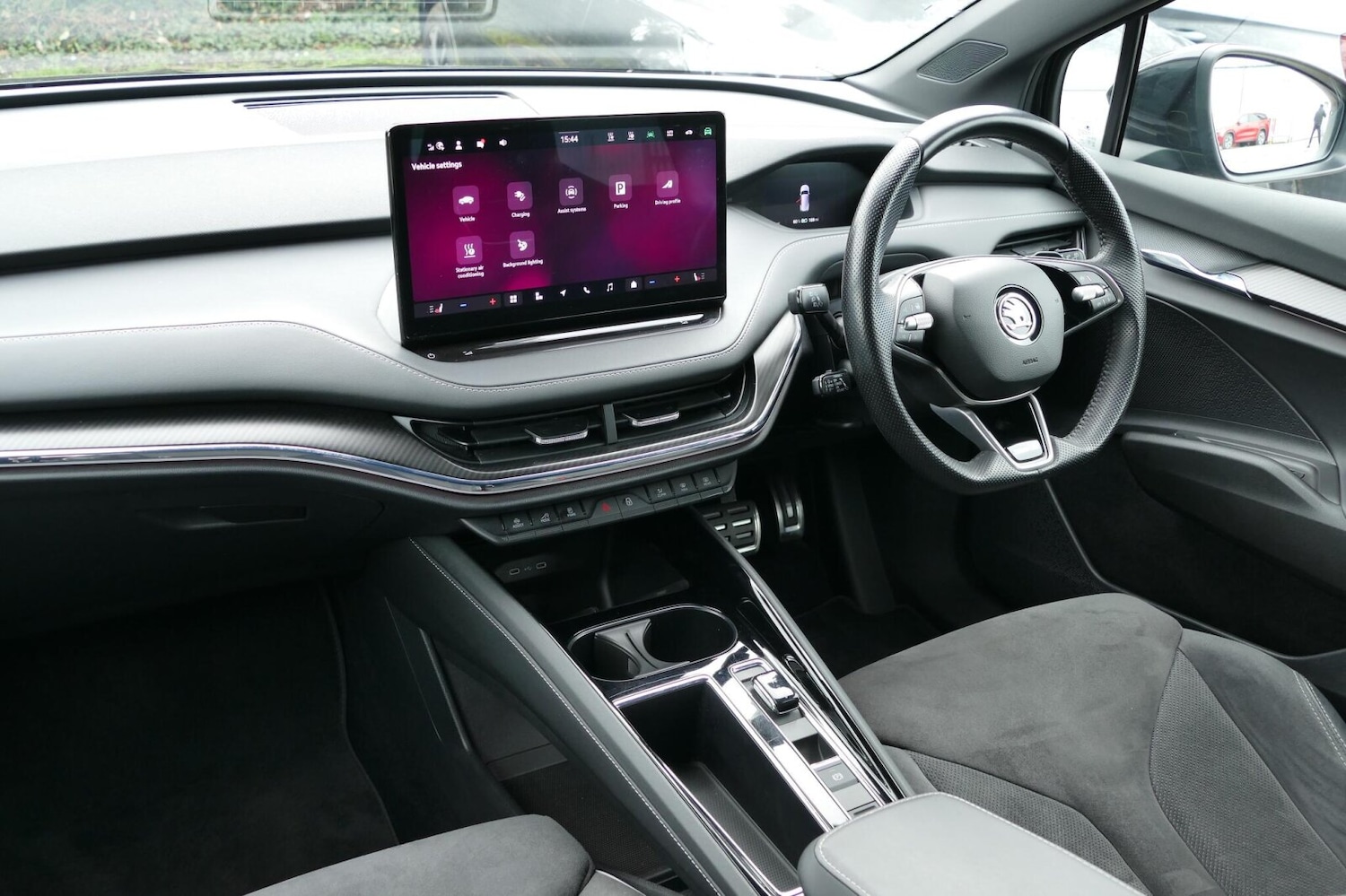 Used Skoda Enyaq 2023 for sale - 78080600: Photo 2