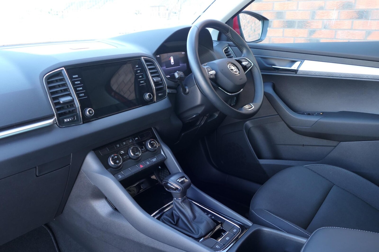 Used Skoda Karoq 2023 for sale - 77951410: Photo 2