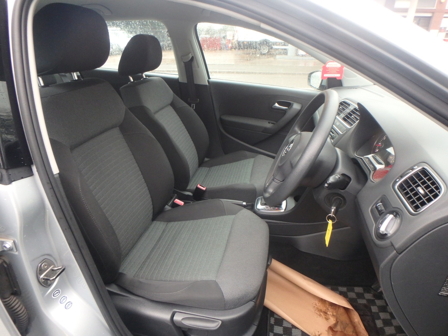 Used Volkswagen Polo 2010 for sale - 77445744: Photo 14