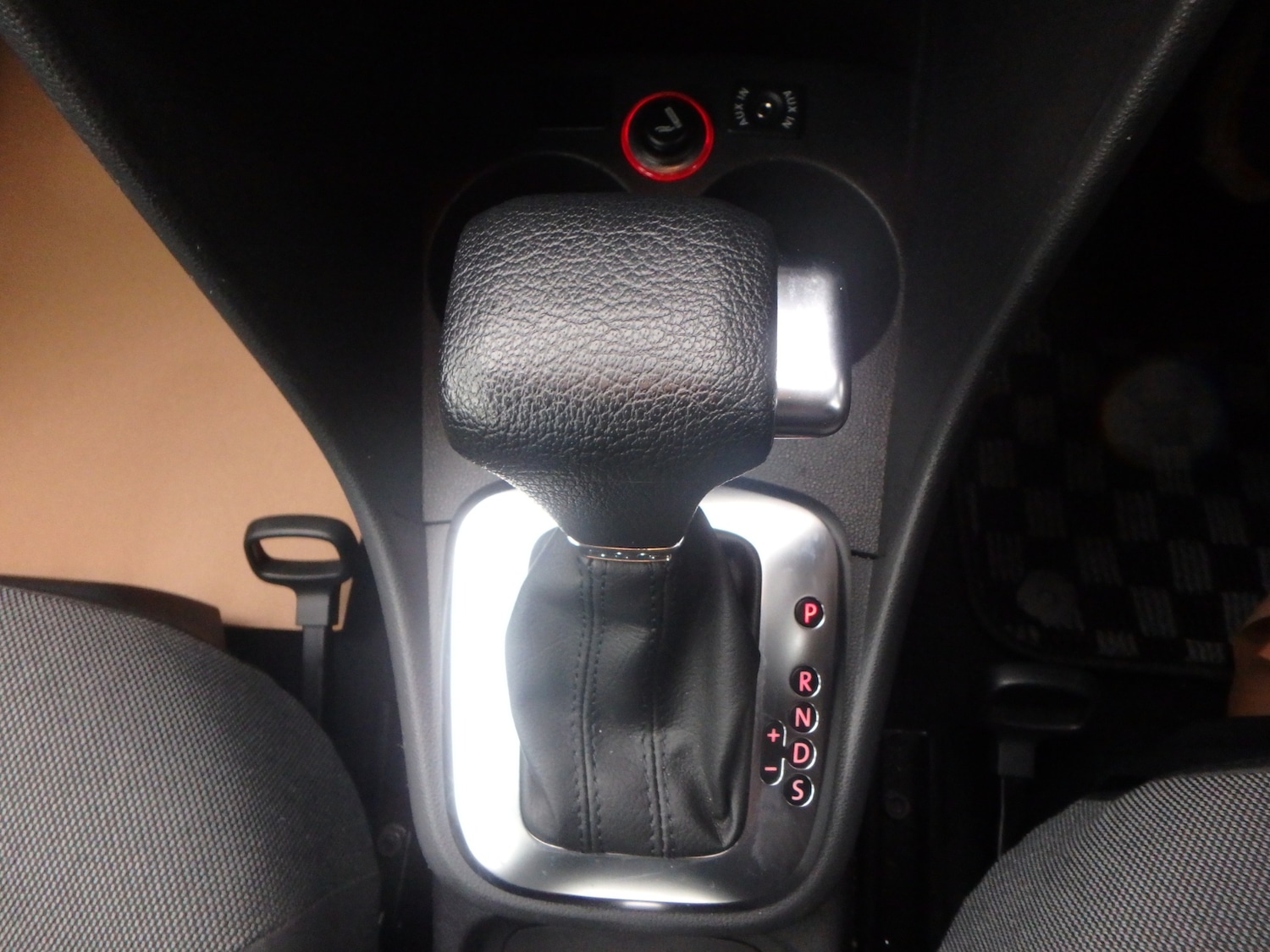 Used Volkswagen Polo 2010 for sale - 77445744: Photo 20