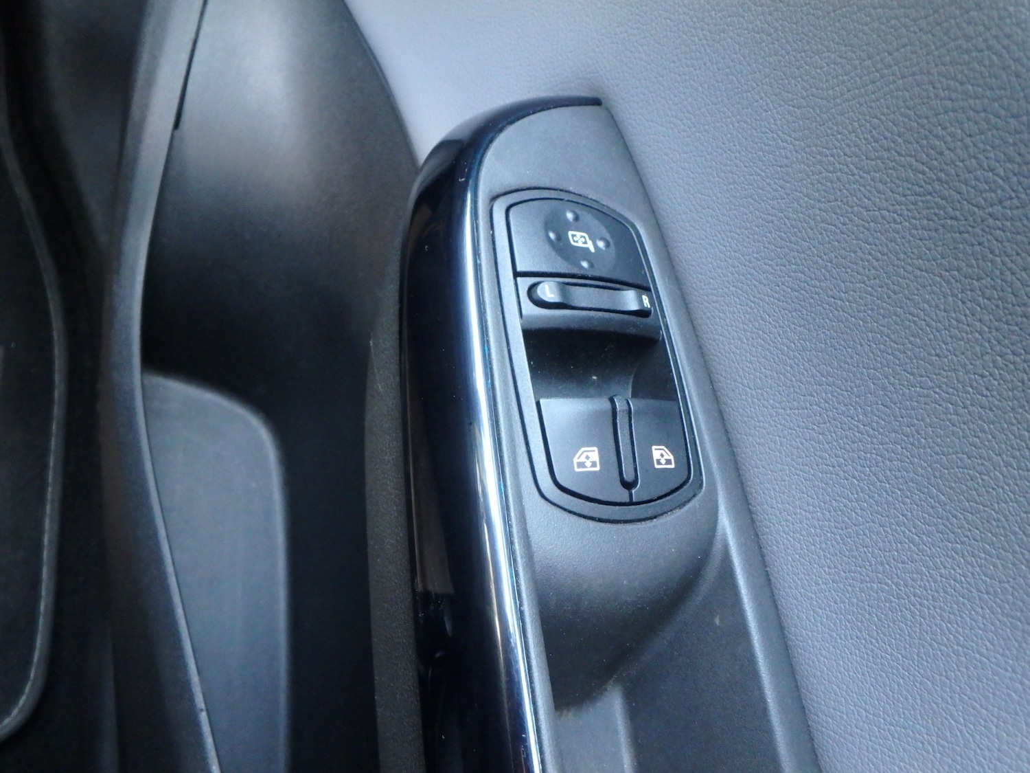 Used Vauxhall Corsa 2016 for sale - 76402275: Photo 23