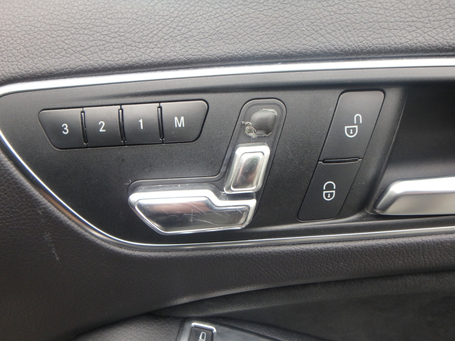 Used Mercedes-Benz A-Class 2013 for sale - 77365356: Photo 23