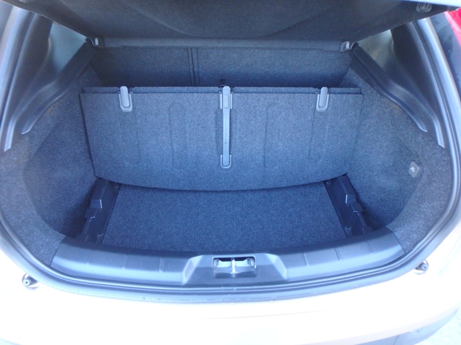 Used Volvo V40 Cross Country 2025 for sale - 76627112: Photo 11