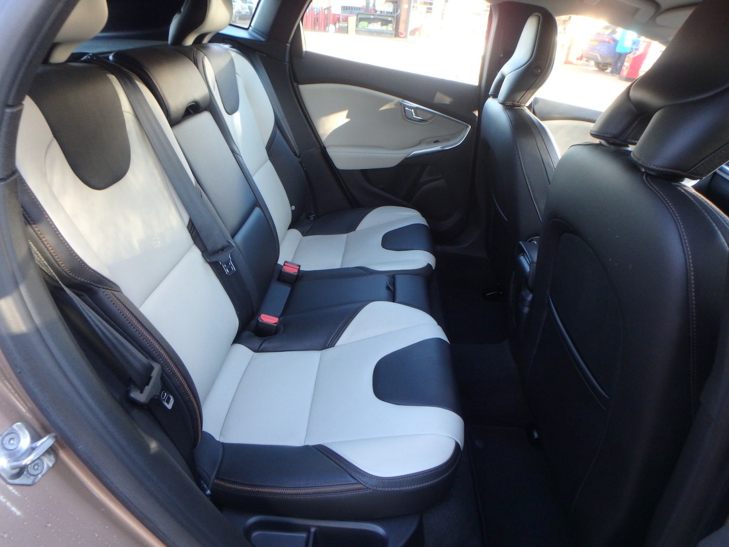 Used Volvo V40 Cross Country 2025 for sale - 76627112: Photo 12