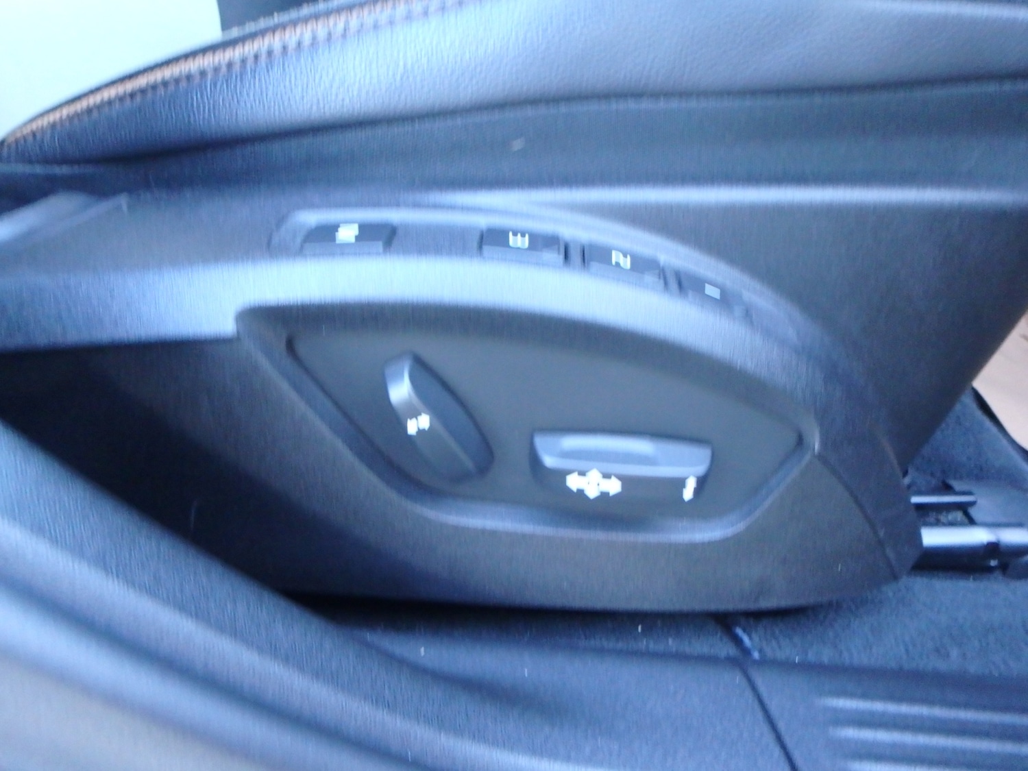 Used Volvo V40 Cross Country 2025 for sale - 76627112: Photo 16