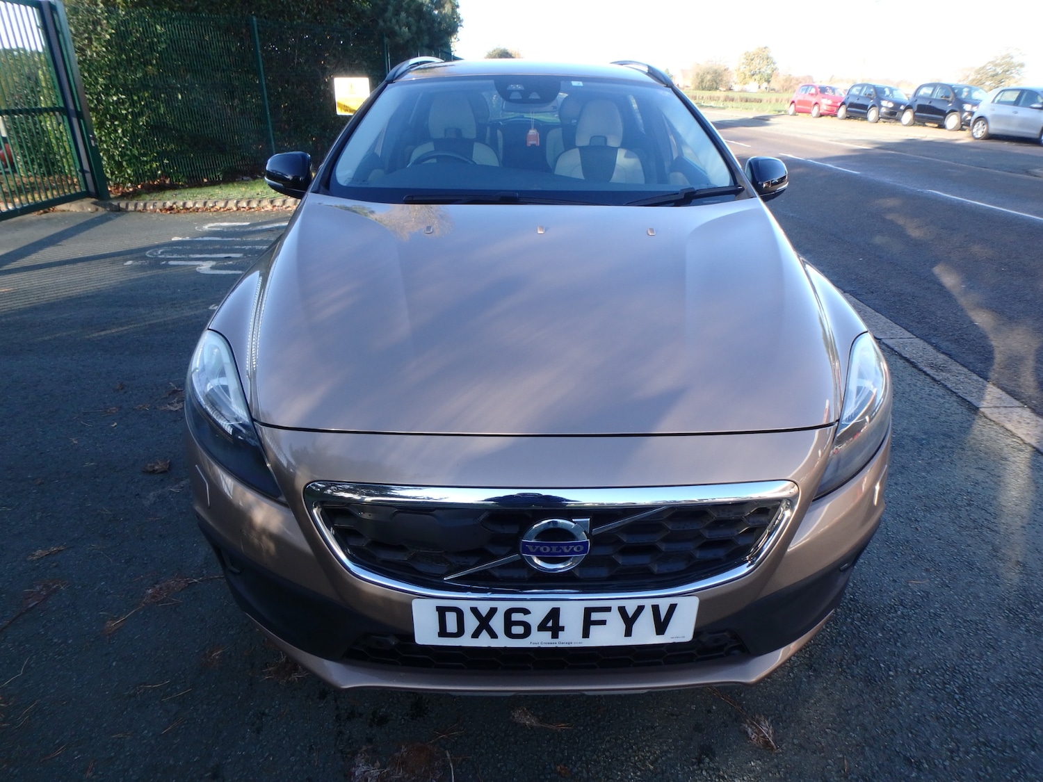 Used Volvo V40 Cross Country 2025 for sale - 76627112: Photo 2