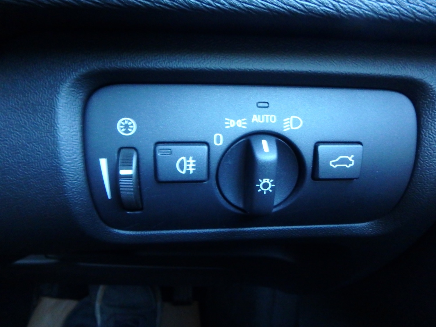 Used Volvo V40 Cross Country 2025 for sale - 76627112: Photo 23