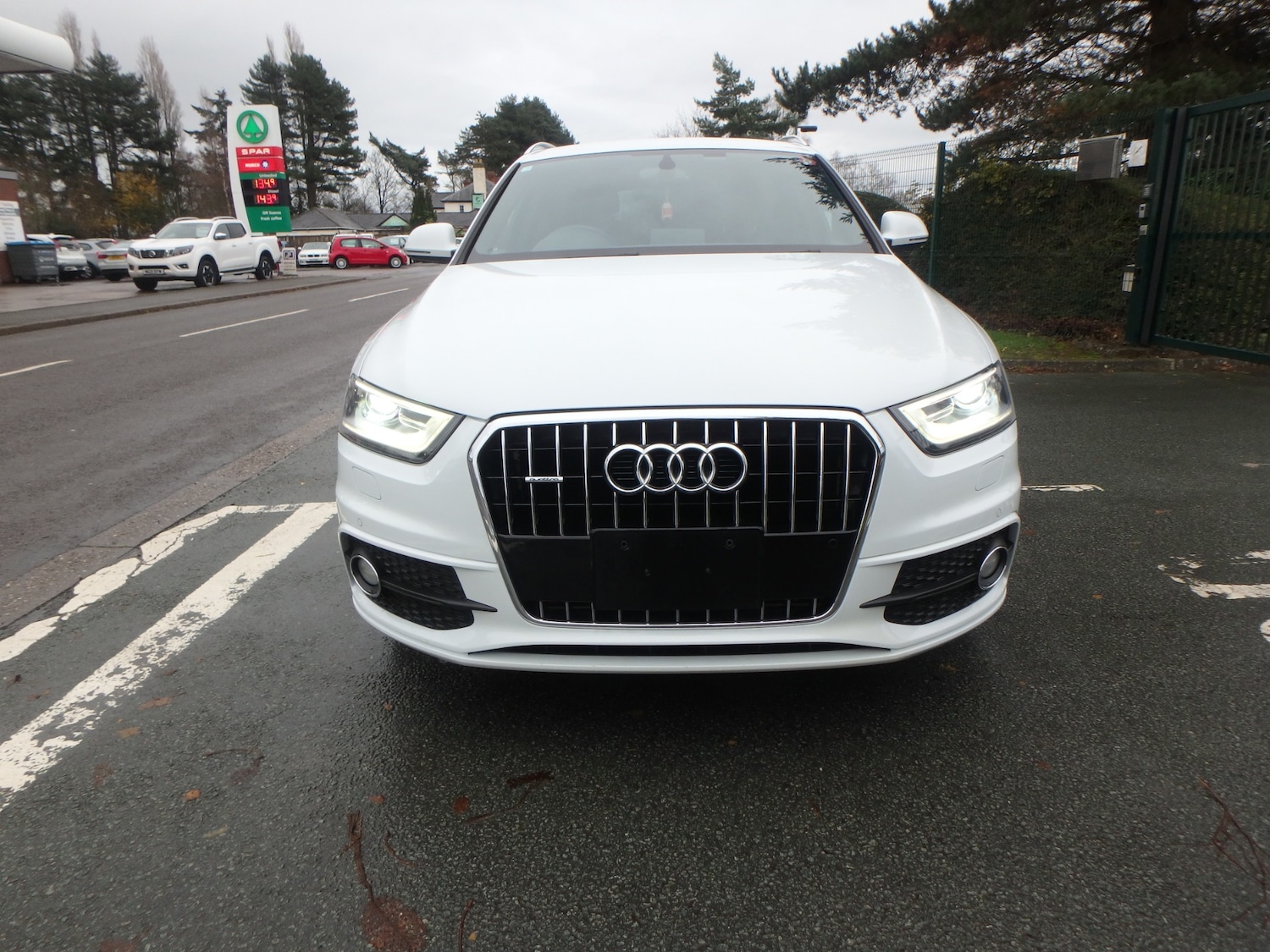Used Audi Q3 for sale - 76807297: Photo 2