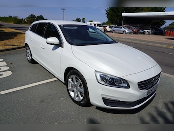 Used Volvo V60 2015 for sale - 79502864: Photo