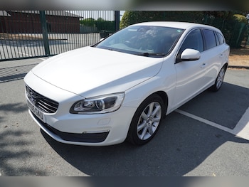 Used Volvo V60 2015 for sale - 79502864: Photo