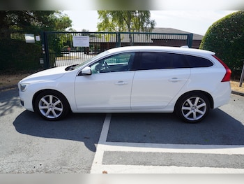 Used Volvo V60 2015 for sale - 79502864: Photo