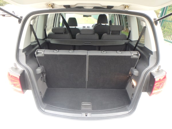 Used Volkswagen Touran 2011 for sale - 76288519: Photo 10