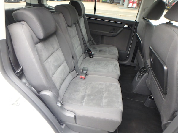 Used Volkswagen Touran 2011 for sale - 76288519: Photo 12