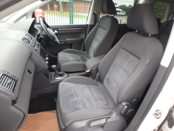 Used Volkswagen Touran 2011 for sale - 76288519: Photo 15