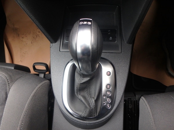 Used Volkswagen Touran 2011 for sale - 76288519: Photo 23