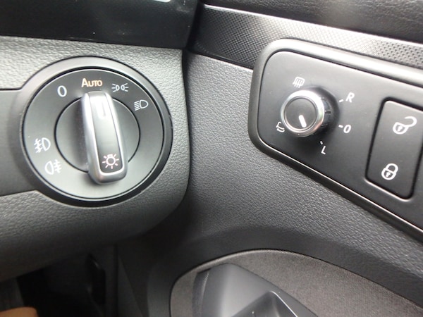 Used Volkswagen Touran 2011 for sale - 76288519: Photo 26