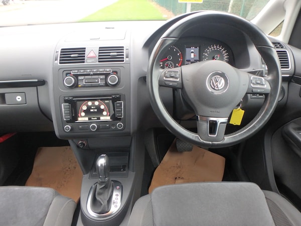 Used Volkswagen Touran 2011 for sale - 76288519: Photo 27