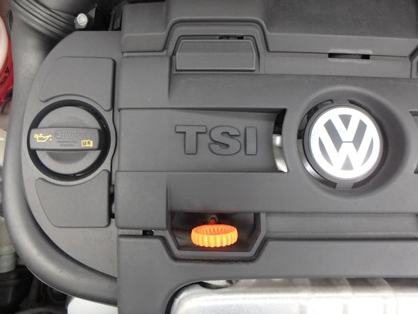 Used Volkswagen Touran 2011 for sale - 76288519: Photo 28
