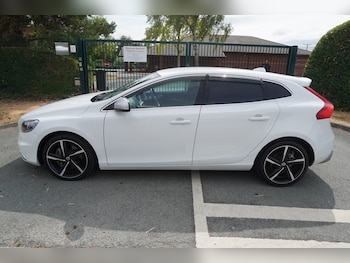 Used Volvo V40 2016 for sale - 79353080: Photo