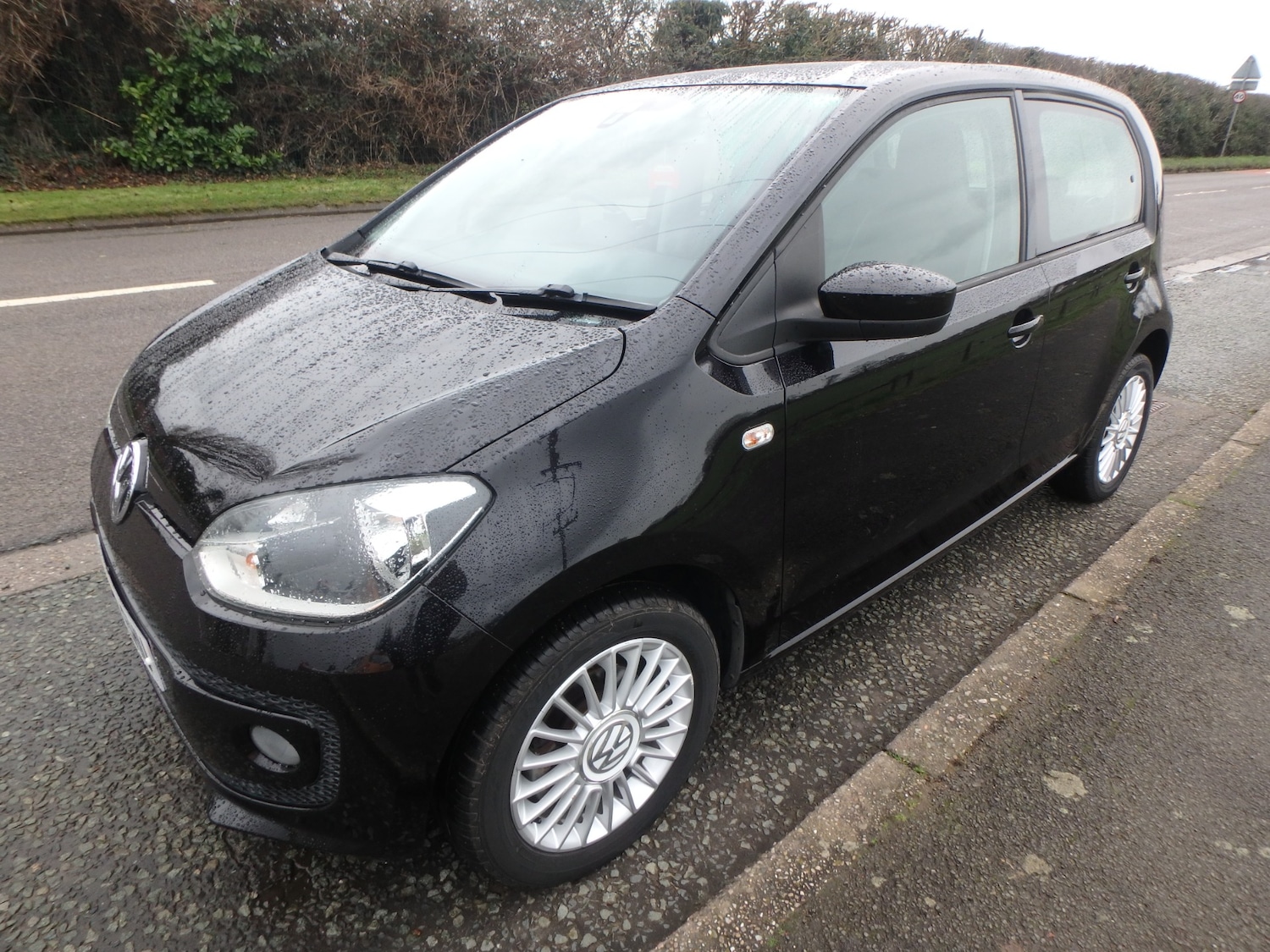 Used Volkswagen up! 2015 for sale - 77679080: Photo 3