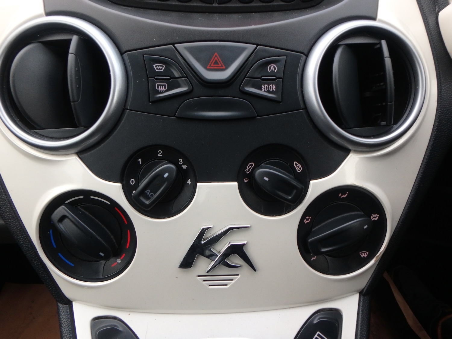 Used Ford Ka 2012 for sale - 76968649: Photo 18