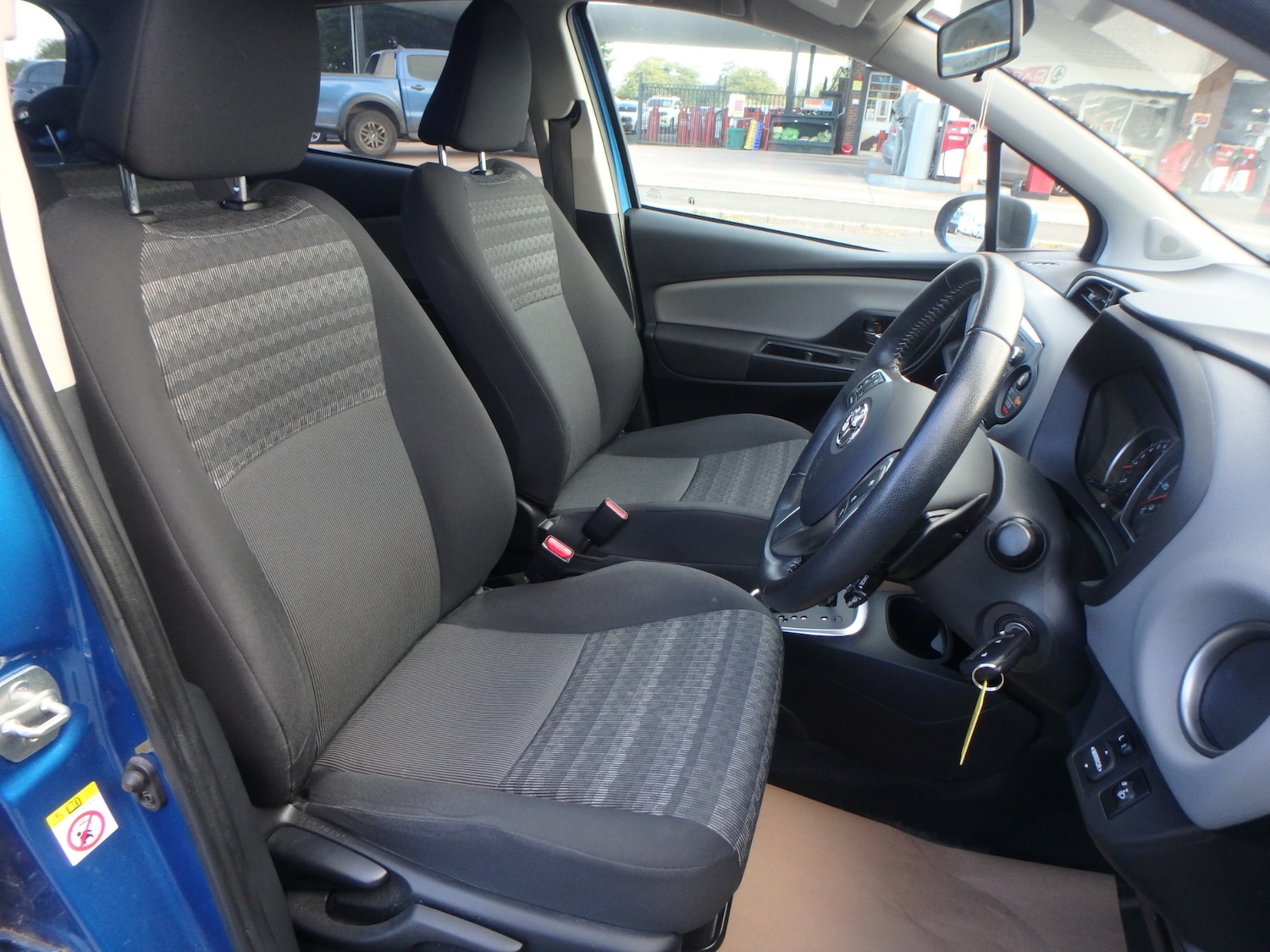 Used Toyota Yaris 2016 for sale - 75773397: Photo 15