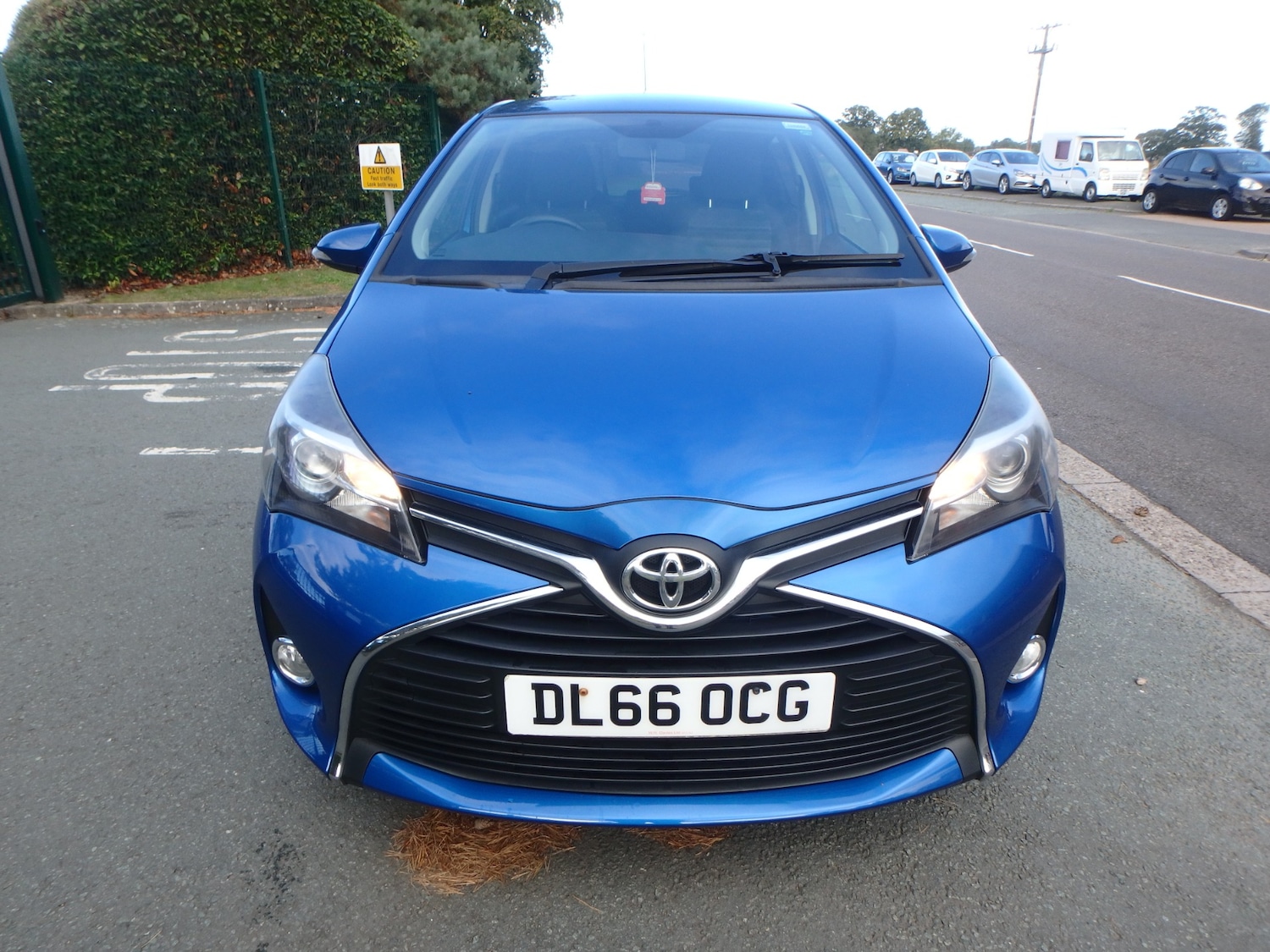 Used Toyota Yaris 2016 for sale - 75773397: Photo 2