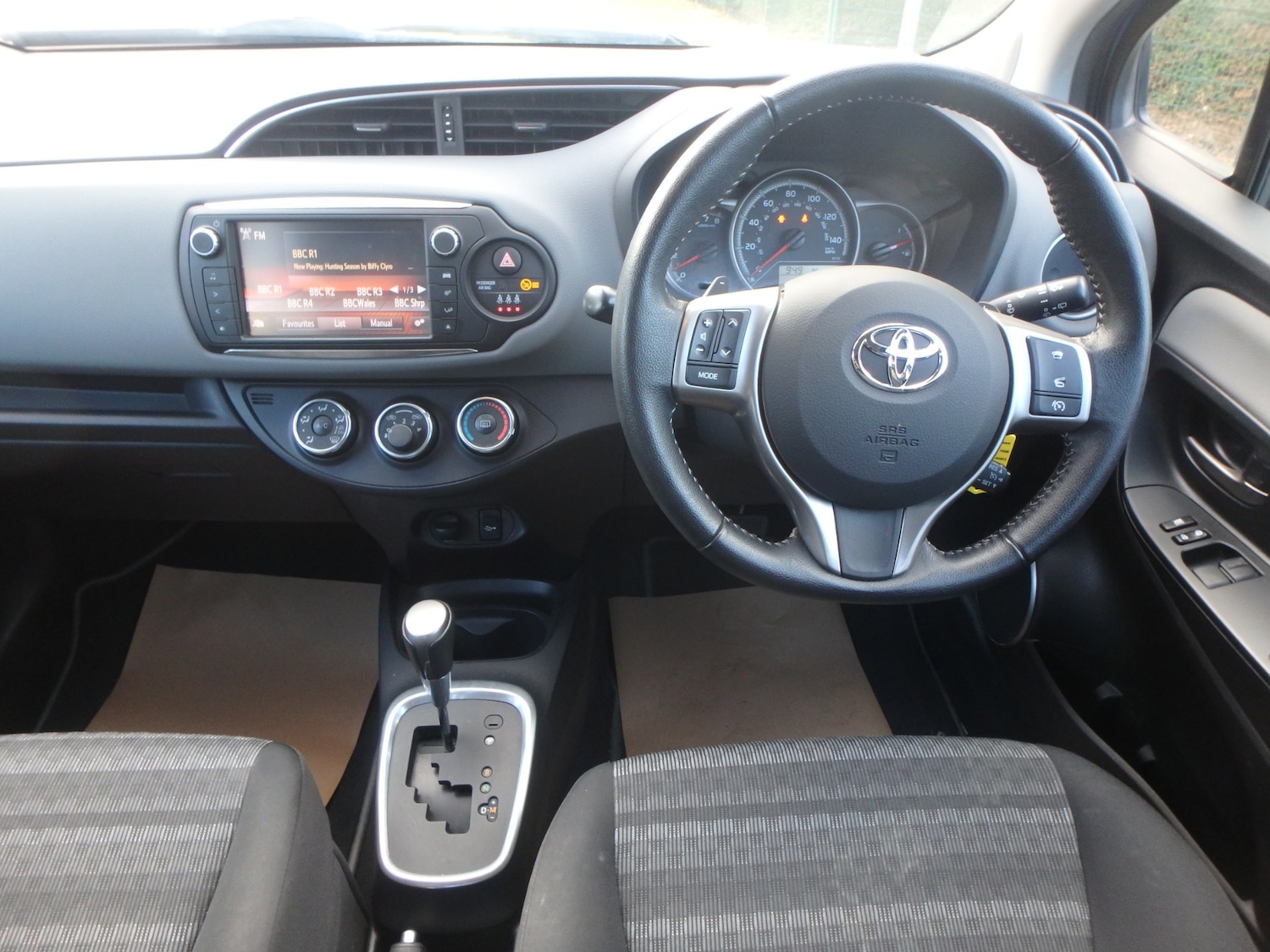 Used Toyota Yaris 2016 for sale - 75773397: Photo 24