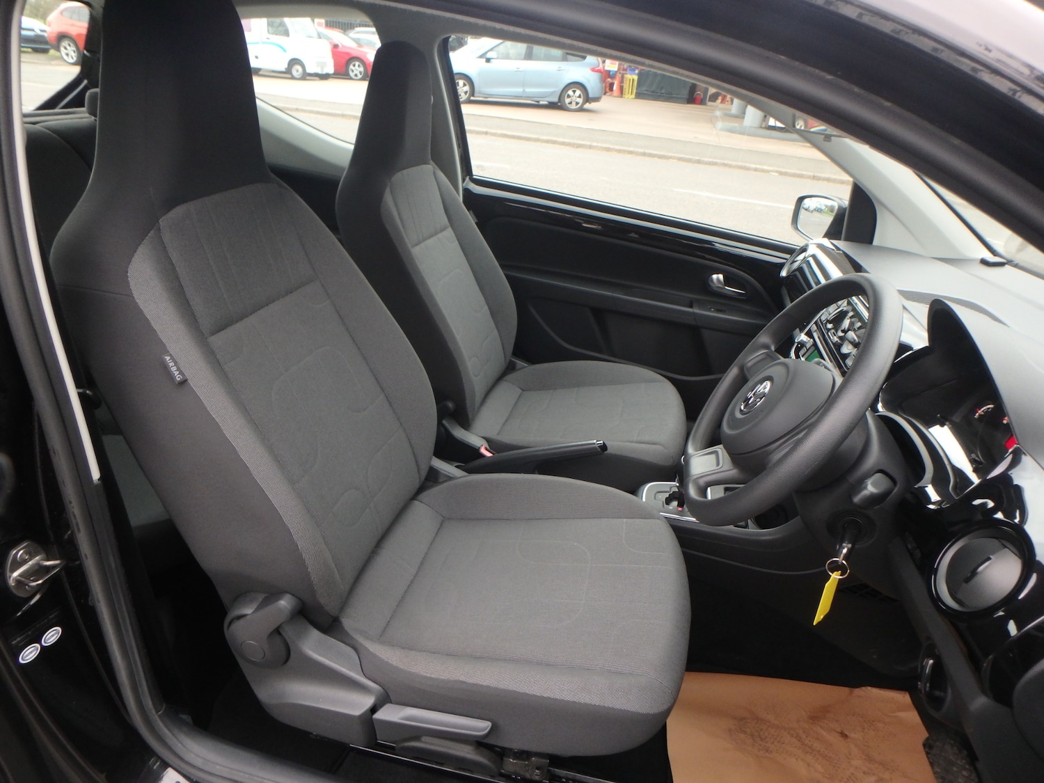 Used Volkswagen up! 2026 for sale - 78092887: Photo 12