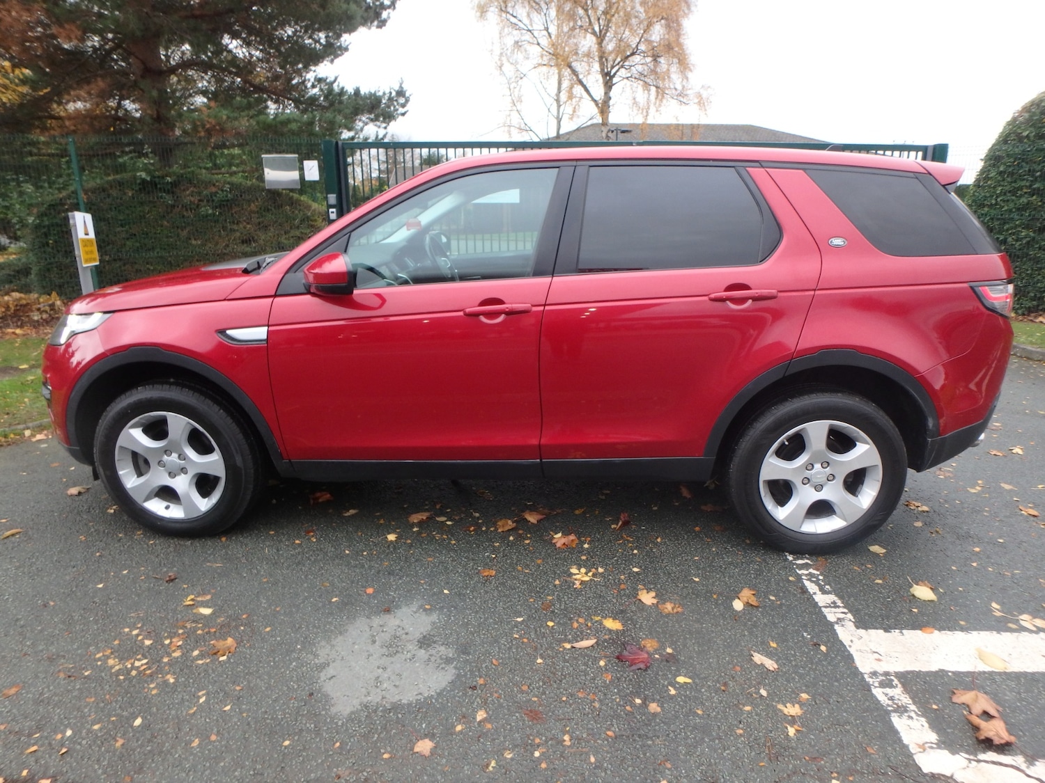 Used Land Rover Discovery Sport 2015 for sale - 76464318: Photo 4