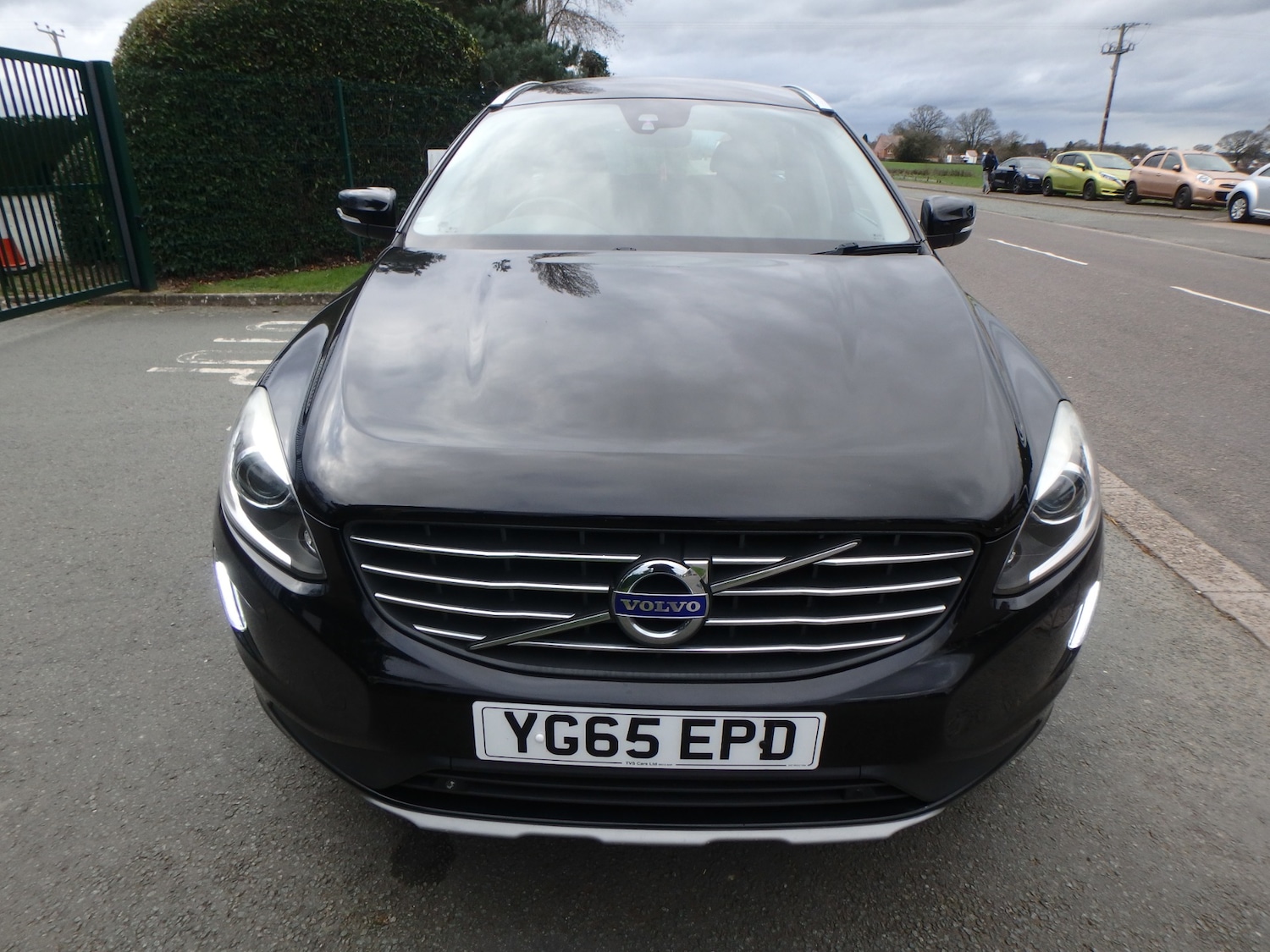 Used Volvo XC60 2015 for sale - 77818873: Photo 2