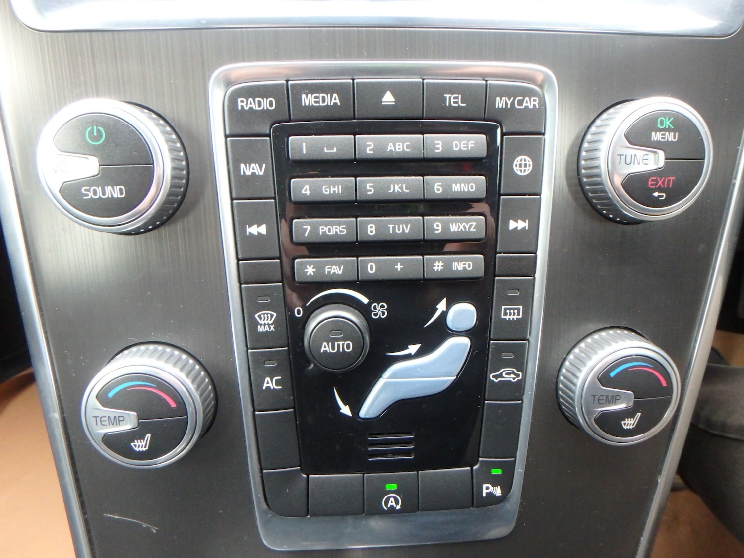 Used Volvo XC60 2015 for sale - 77818873: Photo 22