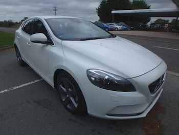 2025 (14) - 1.6 T4 SE Automatic...Revers Sensors...Only 11,812 Miles 5-Door