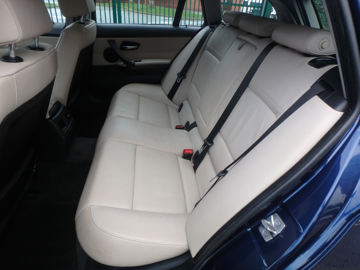 Used BMW 3 Series 2011 for sale - 77592430: Photo 13