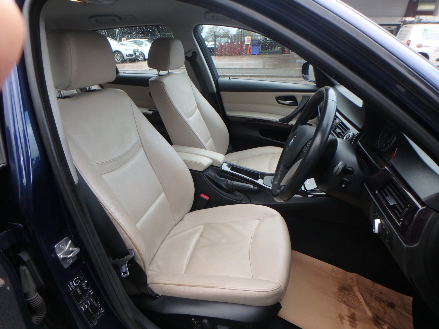 Used BMW 3 Series 2011 for sale - 77592430: Photo 15