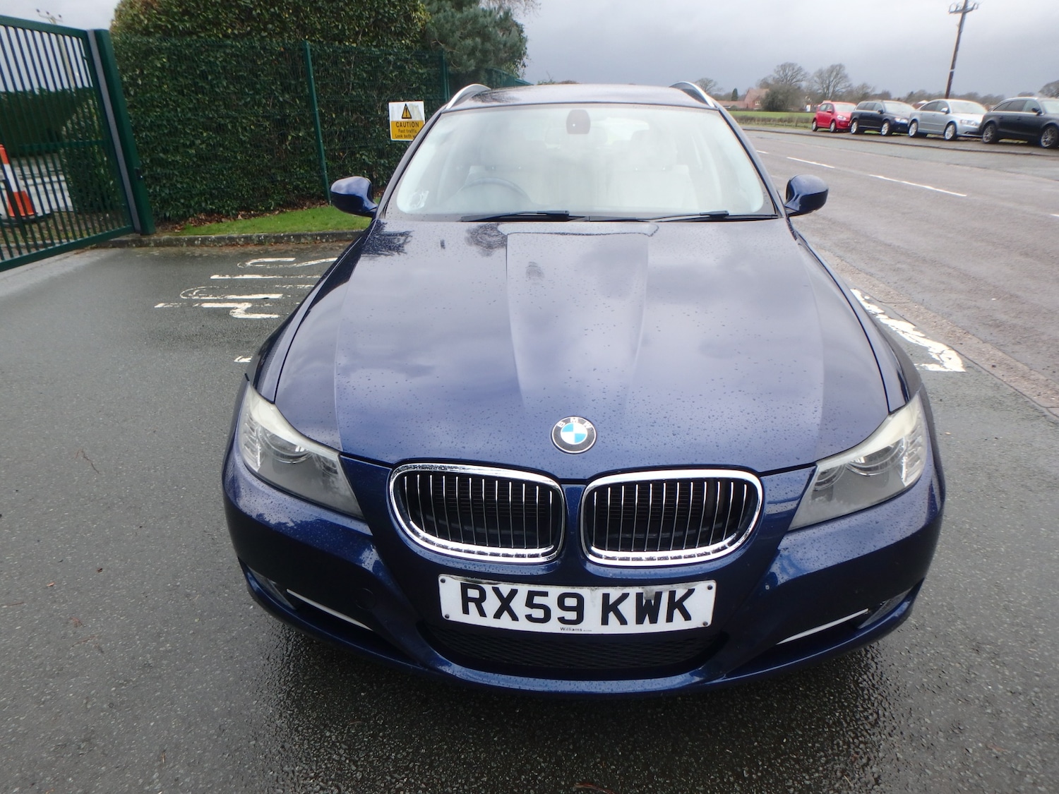 Used BMW 3 Series 2011 for sale - 77592430: Photo 2