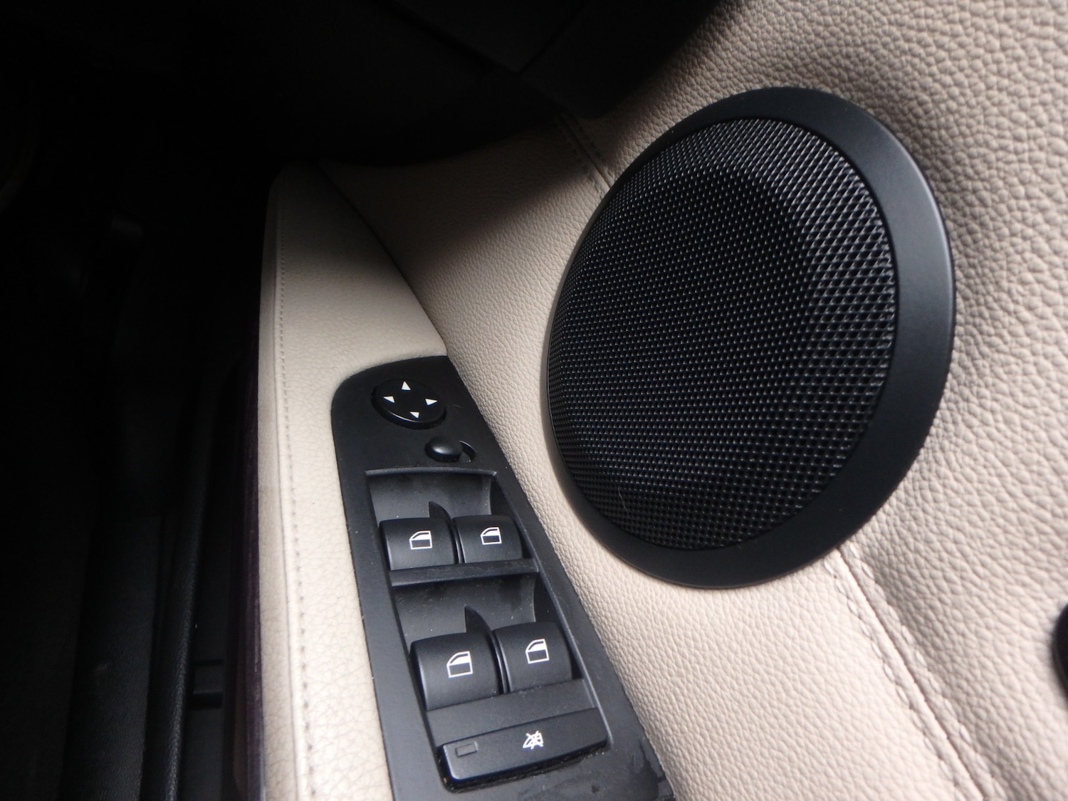 Used BMW 3 Series 2011 for sale - 77592430: Photo 21