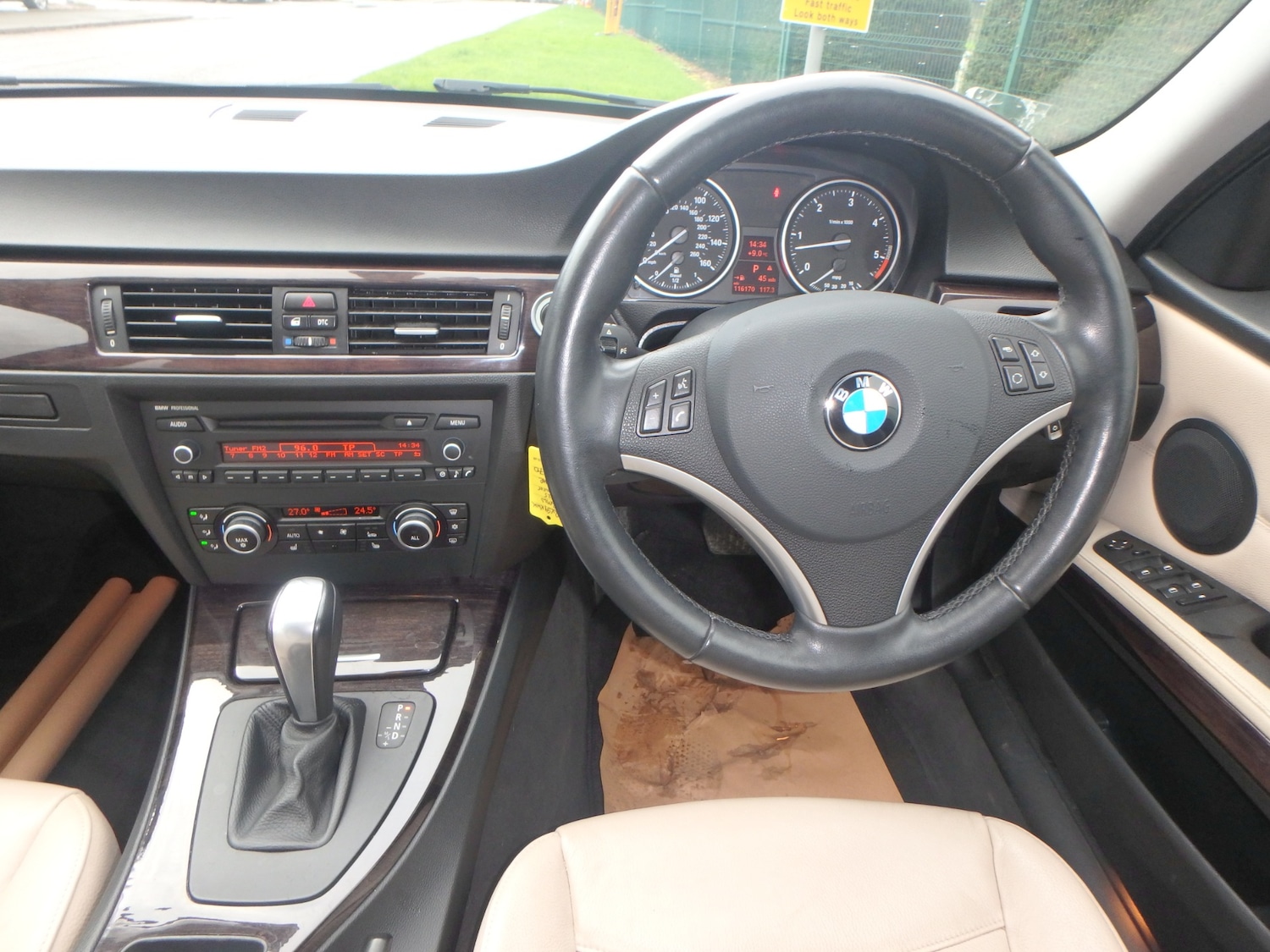 Used BMW 3 Series 2011 for sale - 77592430: Photo 22