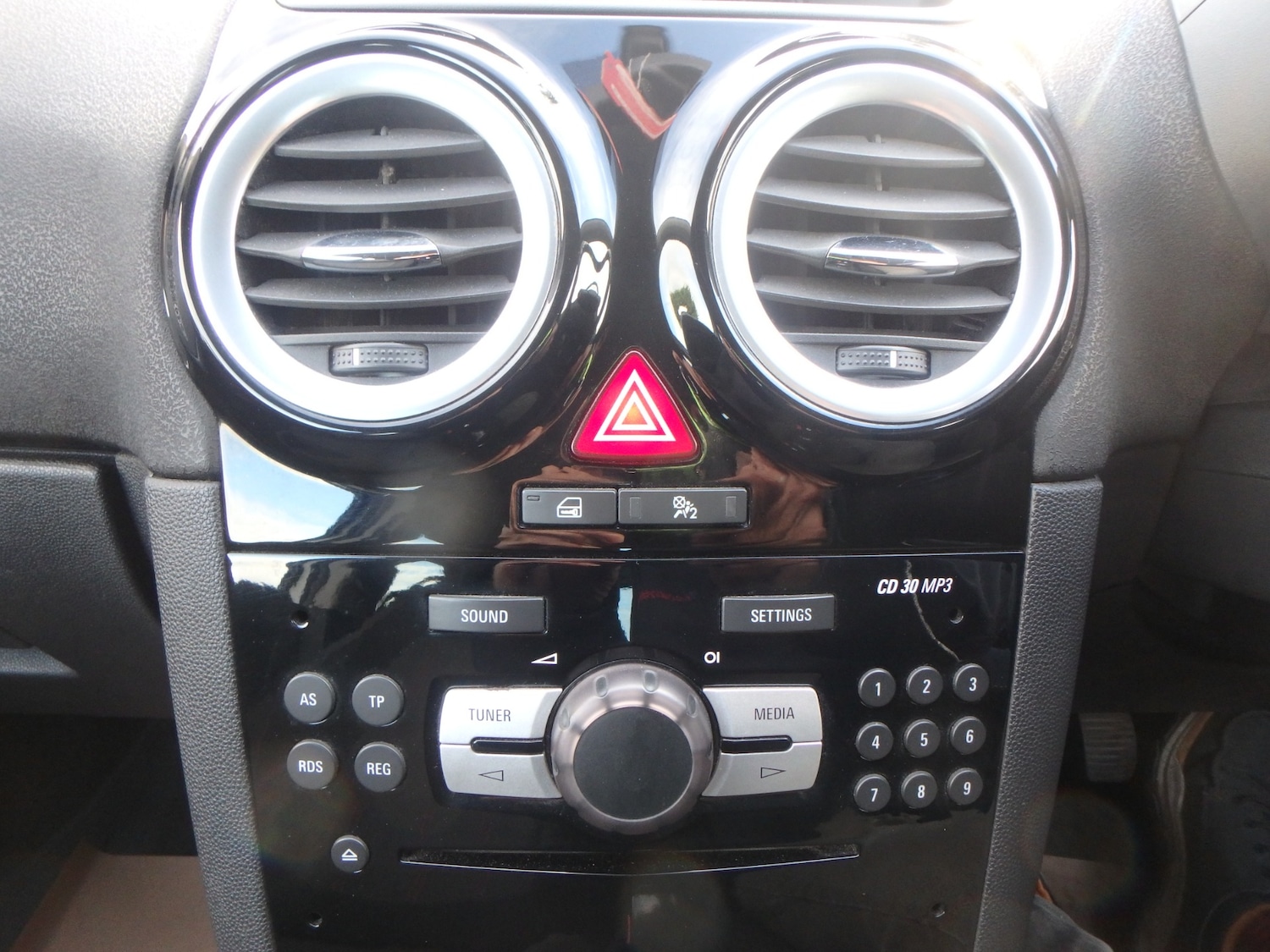 Used Vauxhall Corsa 2013 for sale - 76340035: Photo 19